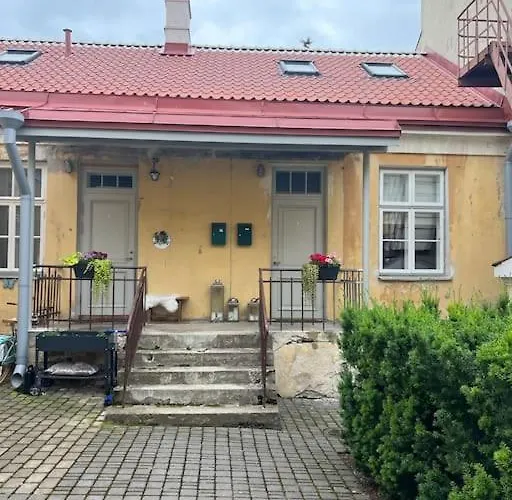 Modern In The Old Town Apartment *